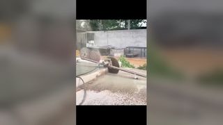 ส่วนรองรับรางเลื่อยผนังแบบปรับได้