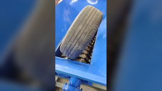 Double Shaft Shredder Shredding ยางรถยนต์เพื่อการรีไซเคิลยาง