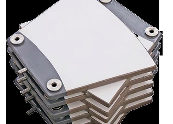 Ceramic Vacuum Filter Plate High Strength Al2O3 Material 0.5 Micron Filtration Industrial Use