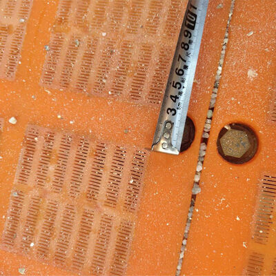 หนา 30 มิลลิเมตร ทนทานการใช้งานสูง พอลิอุเรธาน dewatering Screen Panel สําหรับโรงงานล้างถ่านหิน