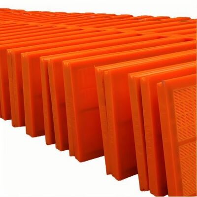 สีเขียว 30mm Polyurethane Screen Mat กับรูที่ทําความสะอาดเองสําหรับการกรองกราฟิตเหมืองแร่