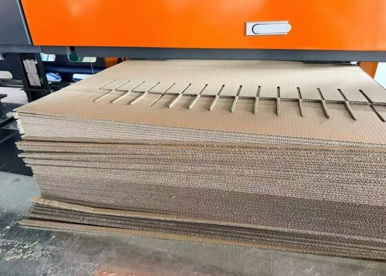 เครื่องตัดสาย CNC สําหรับกระดาษกระดาษกระจก / เครื่องบดแมว