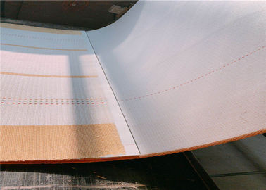 100% โพลีเอสเตอร์ Corrugator เข็มขัด 9 มิลลิเมตร / 10 มิลลิเมตรรู้สึกกับเคฟลาร์ขอบสำหรับความเร็วสูงลูกฟูกเครื่อง